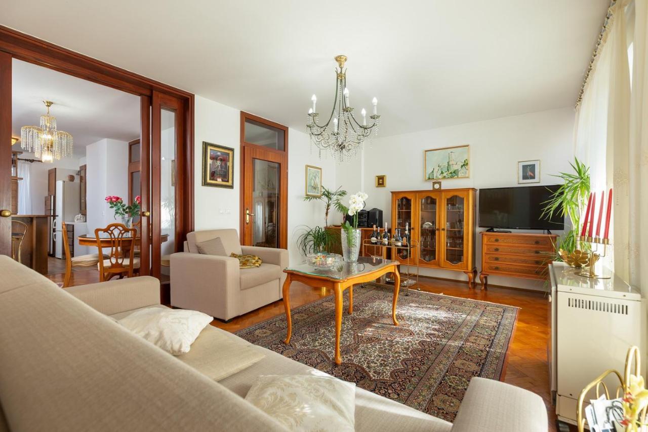 Holiday Apartment Suzana 罗维尼 外观 照片