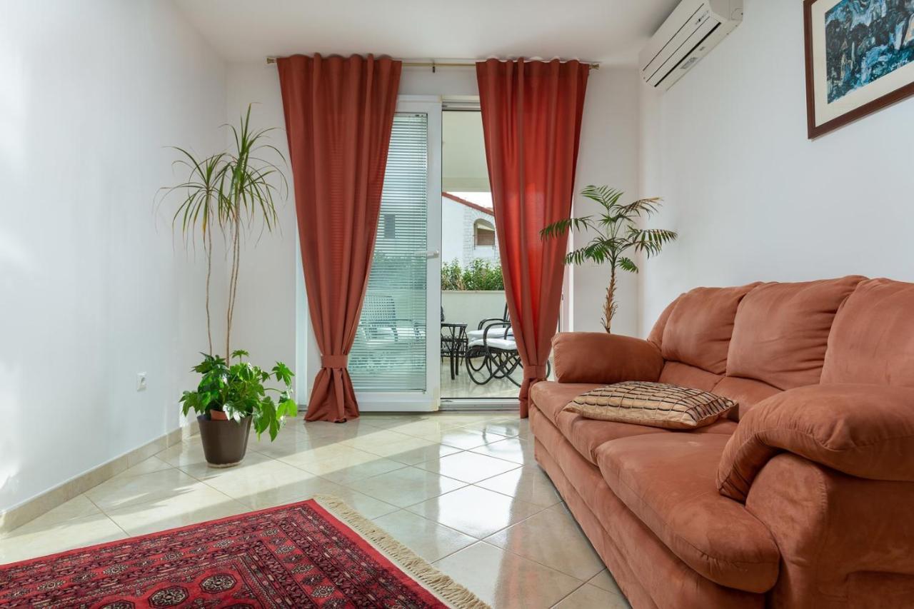 Holiday Apartment Suzana 罗维尼 外观 照片