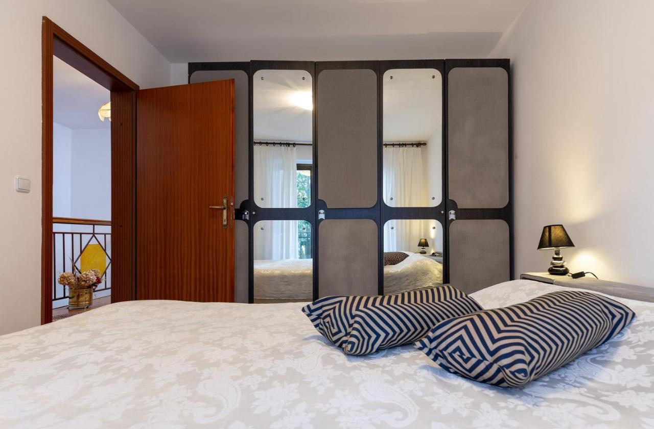 Holiday Apartment Suzana 罗维尼 外观 照片
